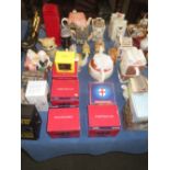 Collection of assorted novelty tea pots & money boxes (32)