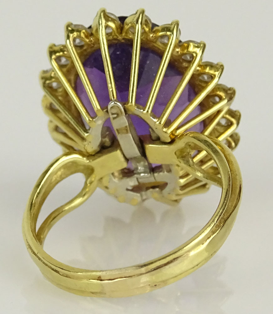 Lady's Amethyst Diamond 14 Karat Yellow Gold Ring-Dant. The large faceted center stone, 15mm x - Image 4 of 5
