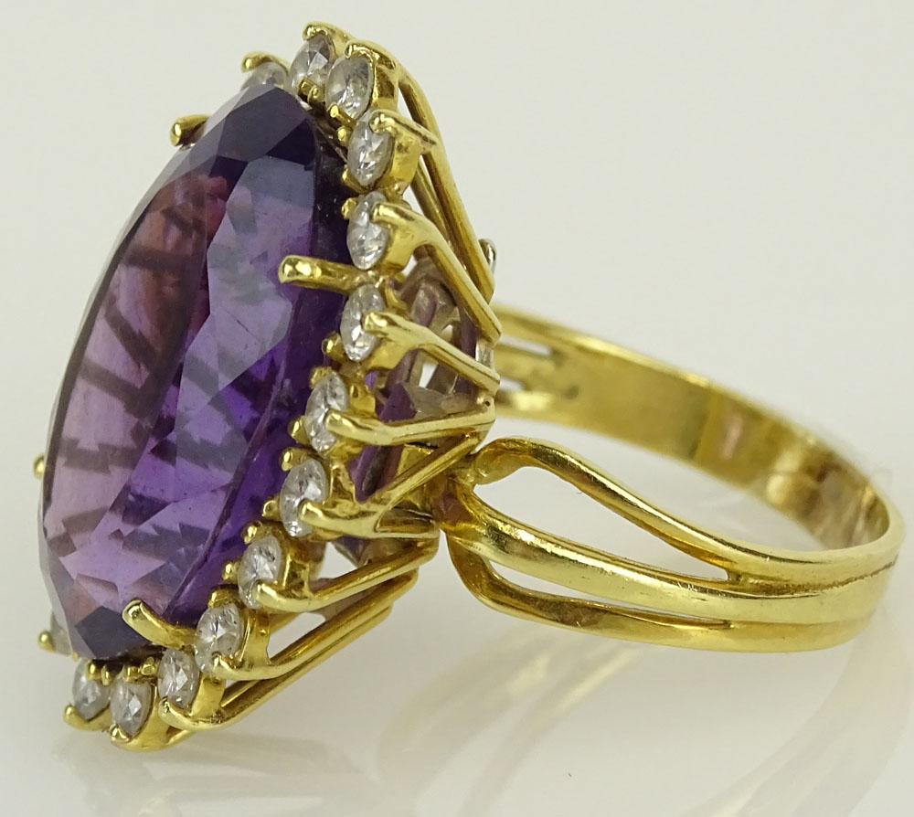 Lady's Amethyst Diamond 14 Karat Yellow Gold Ring-Dant. The large faceted center stone, 15mm x - Image 3 of 5