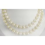 Vintage 7mm Pearl Necklace. Hand knotted. Unsigned. Good condition. Measures 16 inches wearable