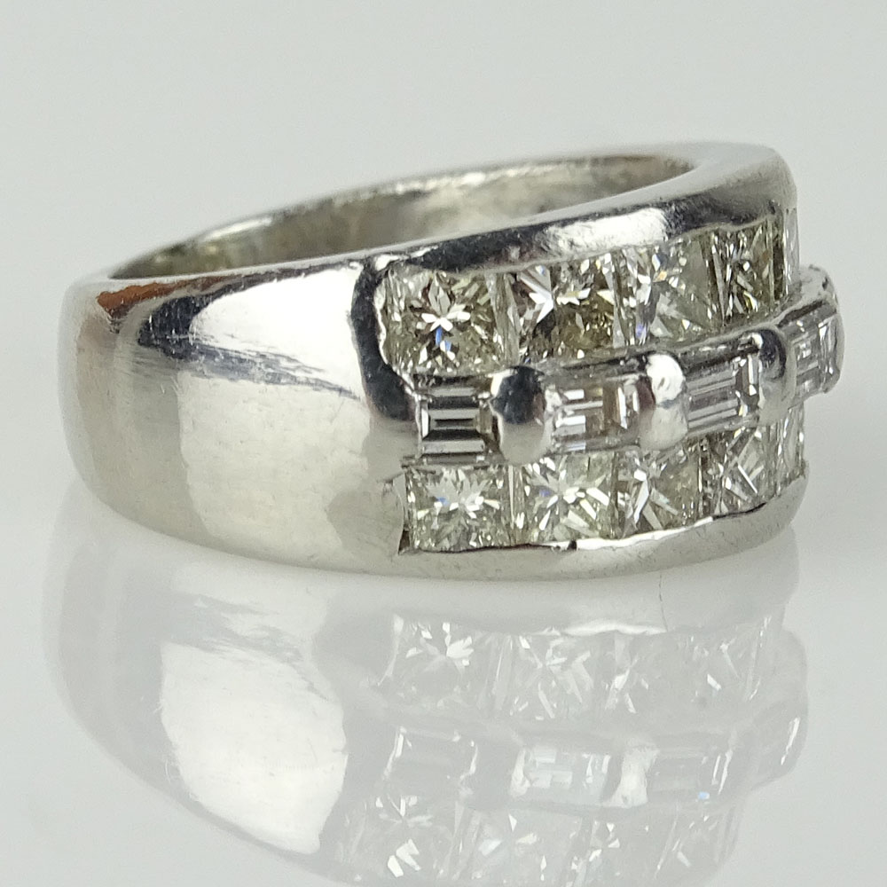 Lady's Approx. 2.0 Carat Square and Baguette Cut Diamond and Platinum Ring. Diamonds G-H color, VS - Image 2 of 5