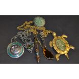 Various costume brooches etc.