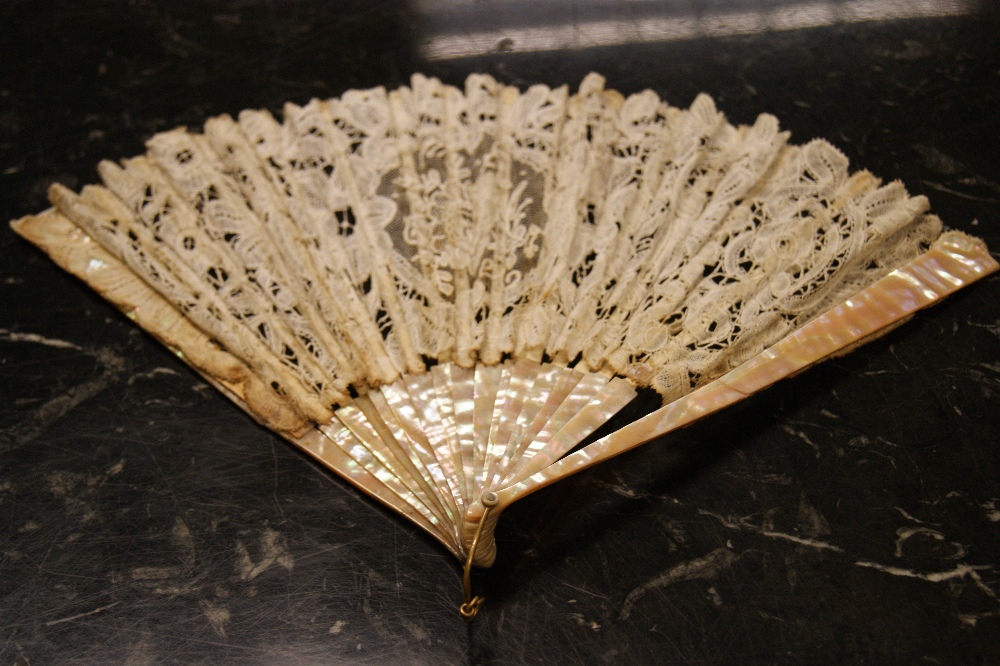 A mother of pearl lace hand fan, for restoration