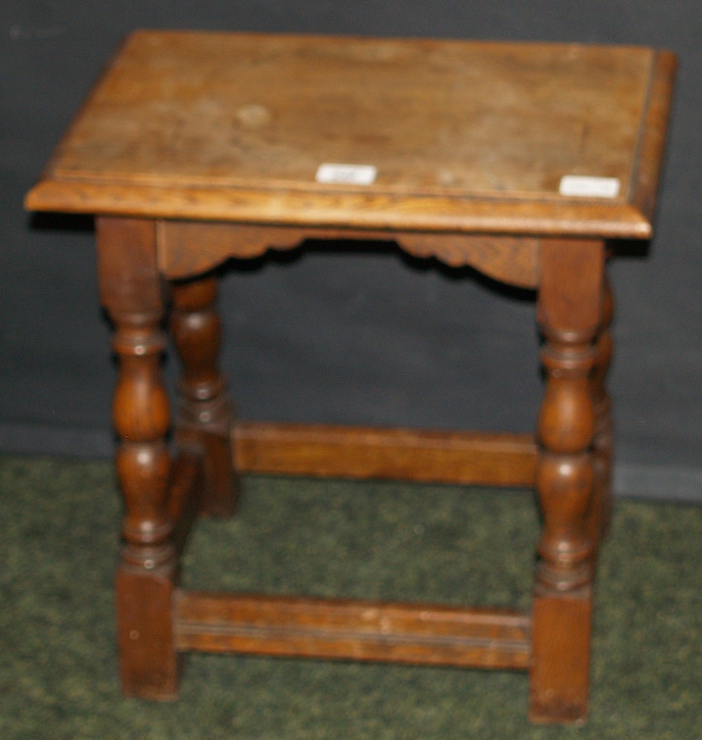 Early oak joynt stool