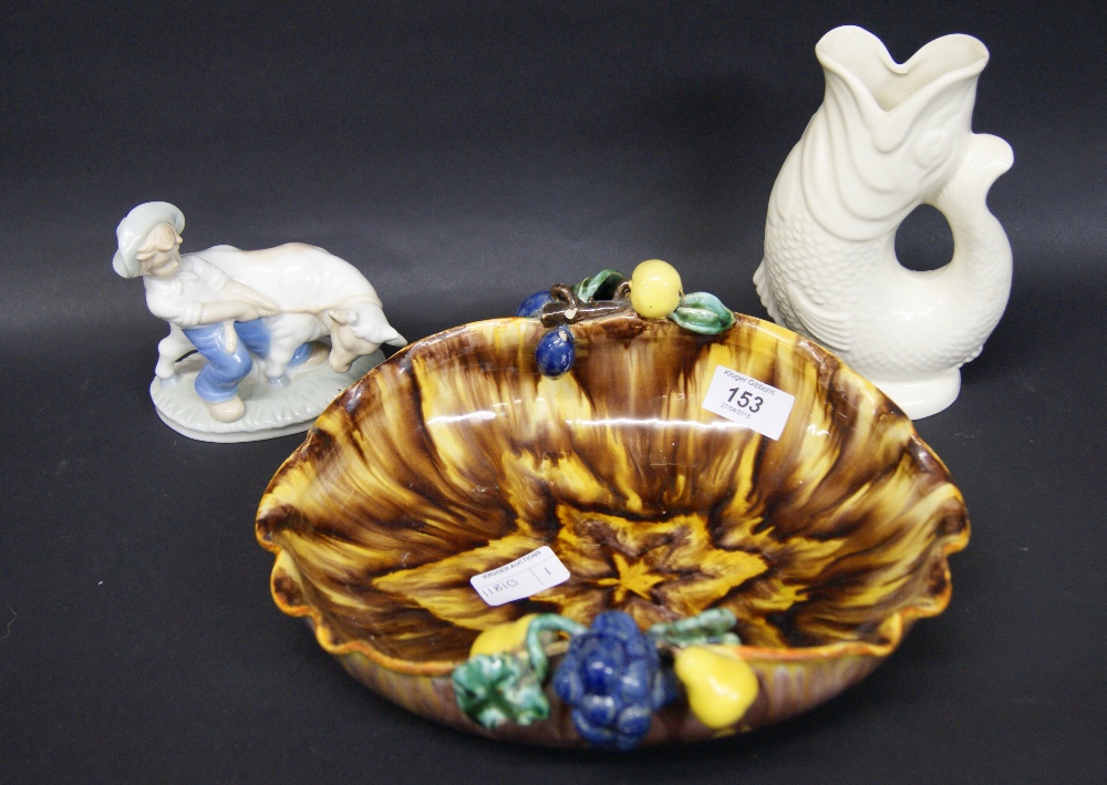 Small selection of ceramics including an early Majolica-style bowl