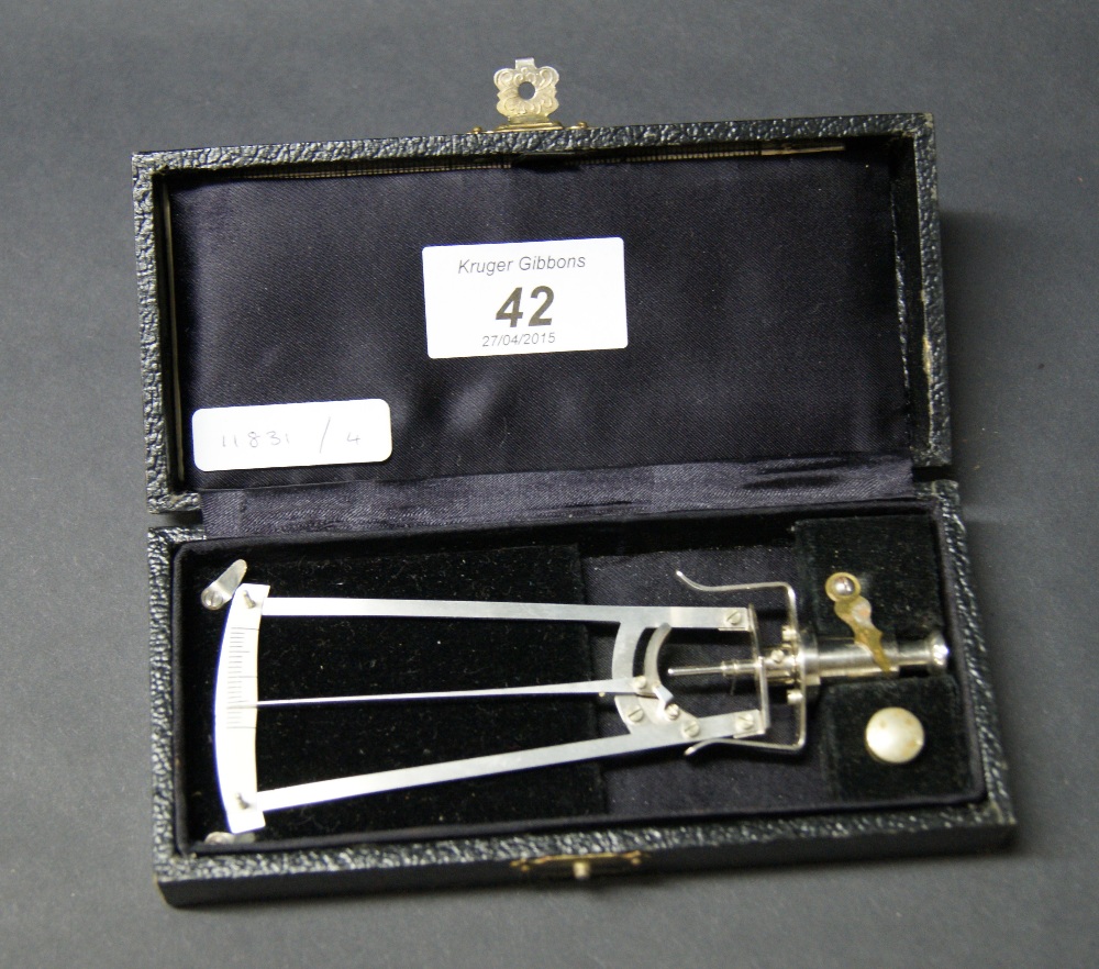 Early 20th Century cased precision scale