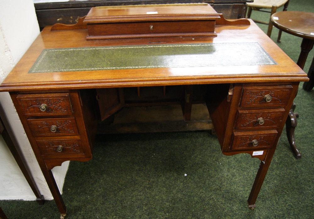 Early 20th Century ladies' writing desk with green gilt tooled leather insert - Image 2 of 2