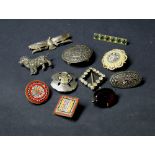 Mixed jewellery including two micromosaic brooches,