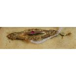 A Victorian 9ct gold bar brooch