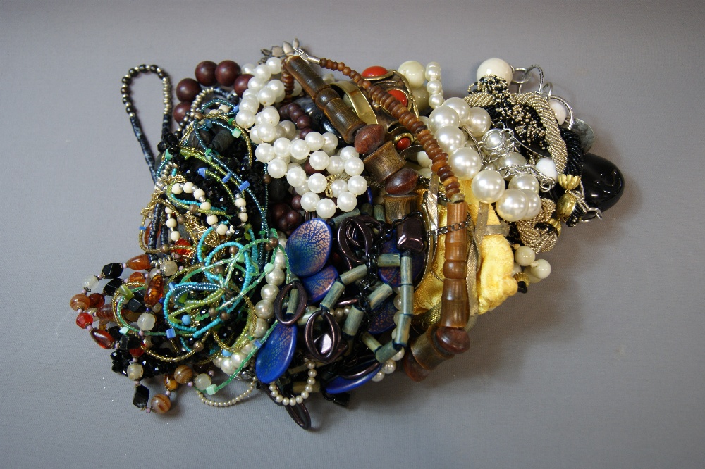 A large selection of vintage ladies dress jewellery