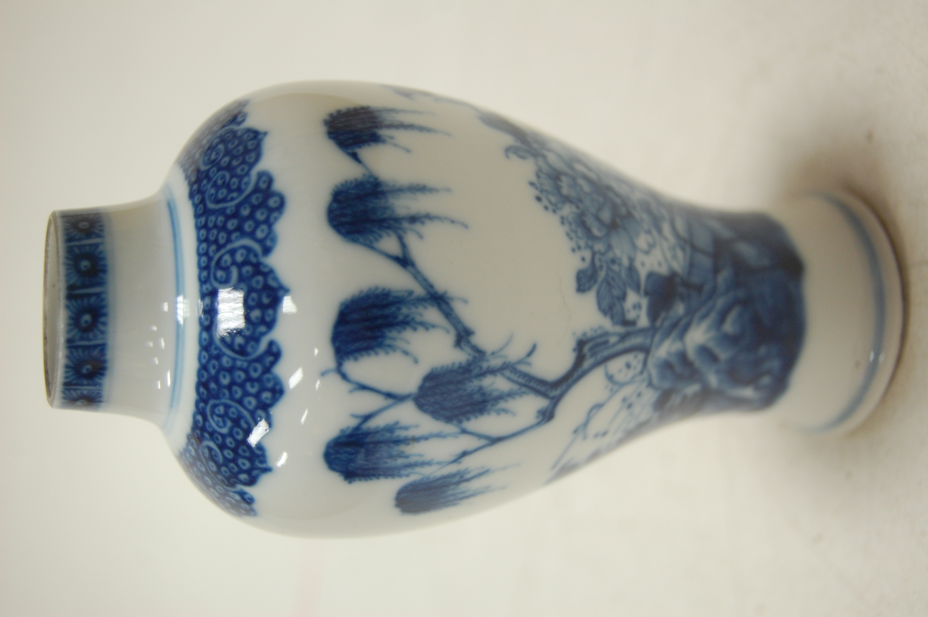 Assorted Chinese underglaze blue decorated export wares to include teapots, baluster form vase, - Image 5 of 15