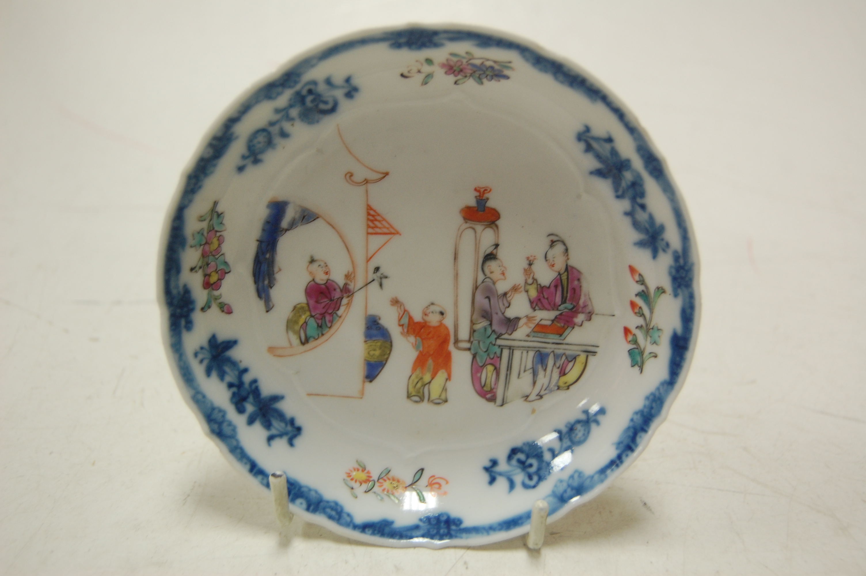 Assorted Chinese underglaze blue decorated export wares to include teapots, baluster form vase, - Image 11 of 15