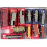 11 Hornby Dublo D1 and SD6 wagons, all plastic wheels, including grain, United Glass, Fruit D