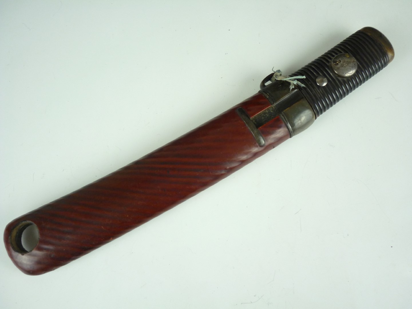 A Second World War German Kriegsmarine officer's dagger by Eikhorn, with portepee and hanging - Image 4 of 4