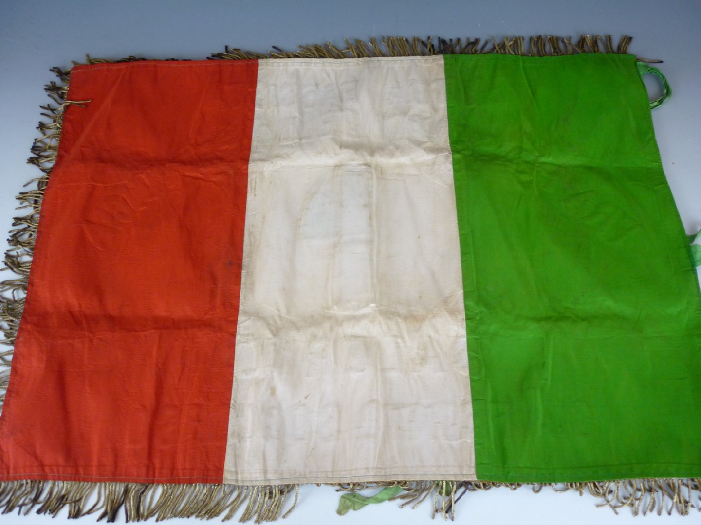 A Second World War Fascist Italian Veteran's banner, being the state flag with bullion-embroidered - Image 2 of 2