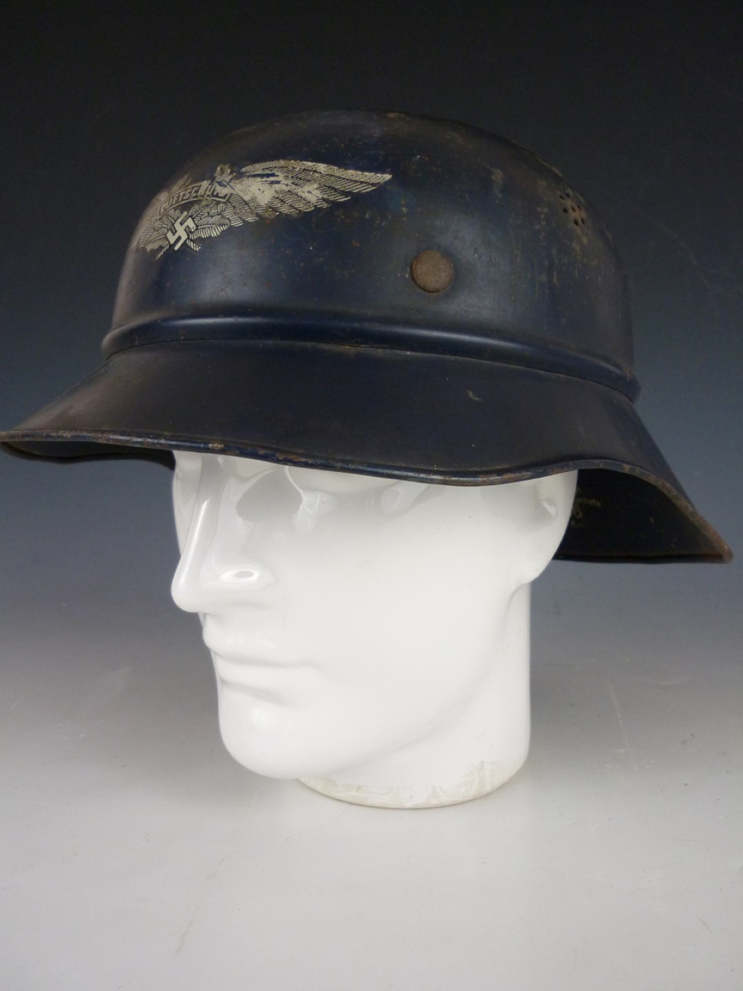 A Second World War German Luftschutze helmet