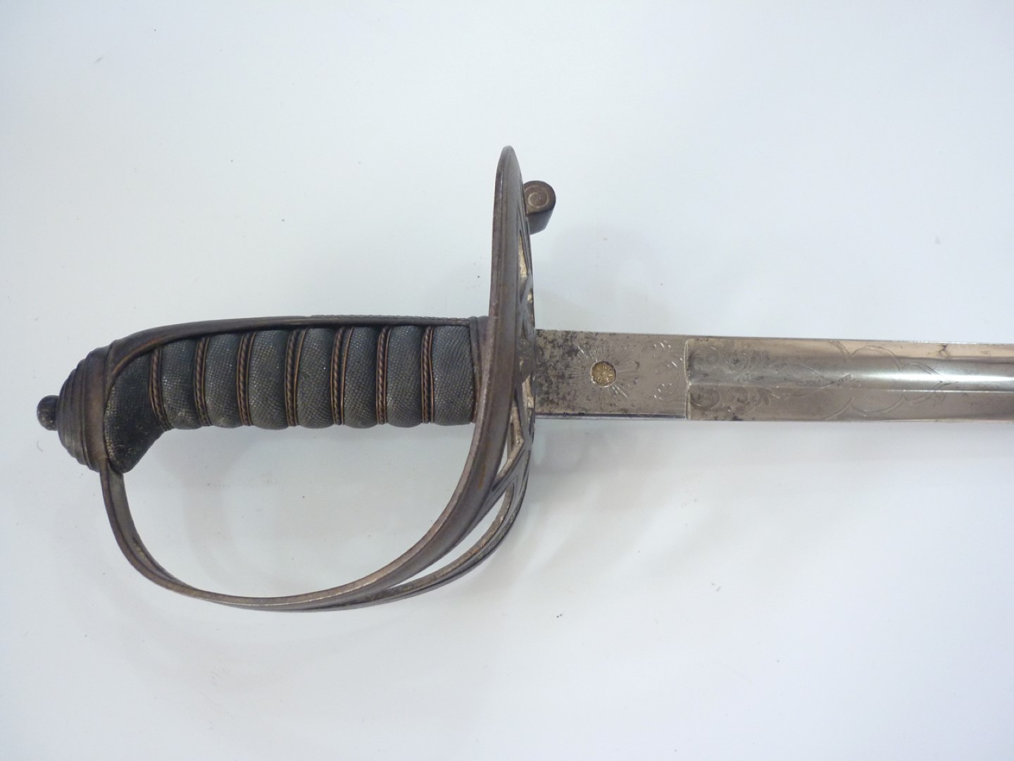 An 1822 Pattern Rifle Regiment Officer's sword, by Busain & Smith, 8 Gerrard Street, London, the - Image 2 of 5