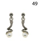 Silver, pearl and diamonds earrings