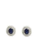 White gold, sapphire and diamonds earringsPendientes rosetón en oro blanco con zafiro orlado por