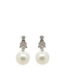 White gold, diamonds and Australian pearl earrings Pendientes en oro blanco con motivo de brillantes