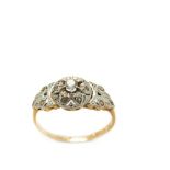 Gold, platinum and diamonds ring Sortija en oro y platino con diamantes tallas brillante antigua y