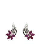 White gold, synthetic rubies and diamonds earrings Pendientes diseño floral en oro blanco con rubíes