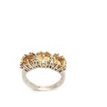 White gold, citrines and diamonds ring Sortija en oro blanco con citrinos talla carré y