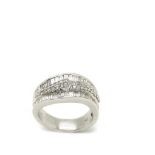 White gold and diamonds ring Sortija en oro blanco con centro de dimantes tallas brillante y