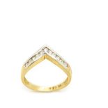 Gold, white gold and diamonds ring Sortija diseño V en oro bicolor con brillantes engastados en