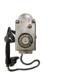 Bakelite and iron mine telephone. Teléfono de mina en baquelita y hierro, c.1950. Alt.: 28 cm.,