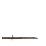 Bayonet with scabbard. Sweden. Bayoneta Elsener-Schwyz con vaina. Suiza, c.1915. Long.: 44 cm. ,