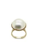 White gold and pearl ring Sortija en oro blanco con perla mabe de 11,5 mm. Medida: Nº 13.,Starting