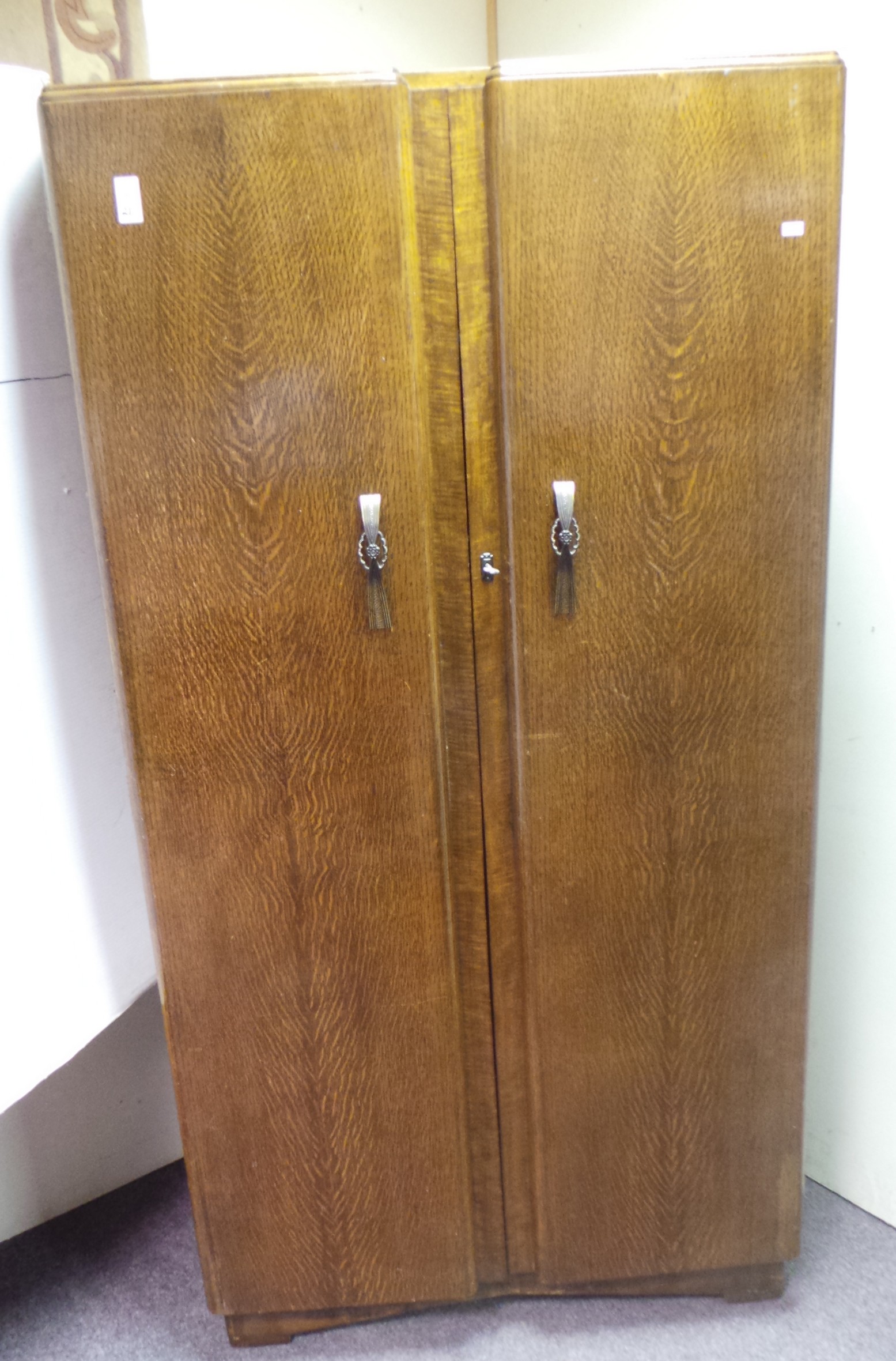 Vintage oak 2 door fitted wardrobe