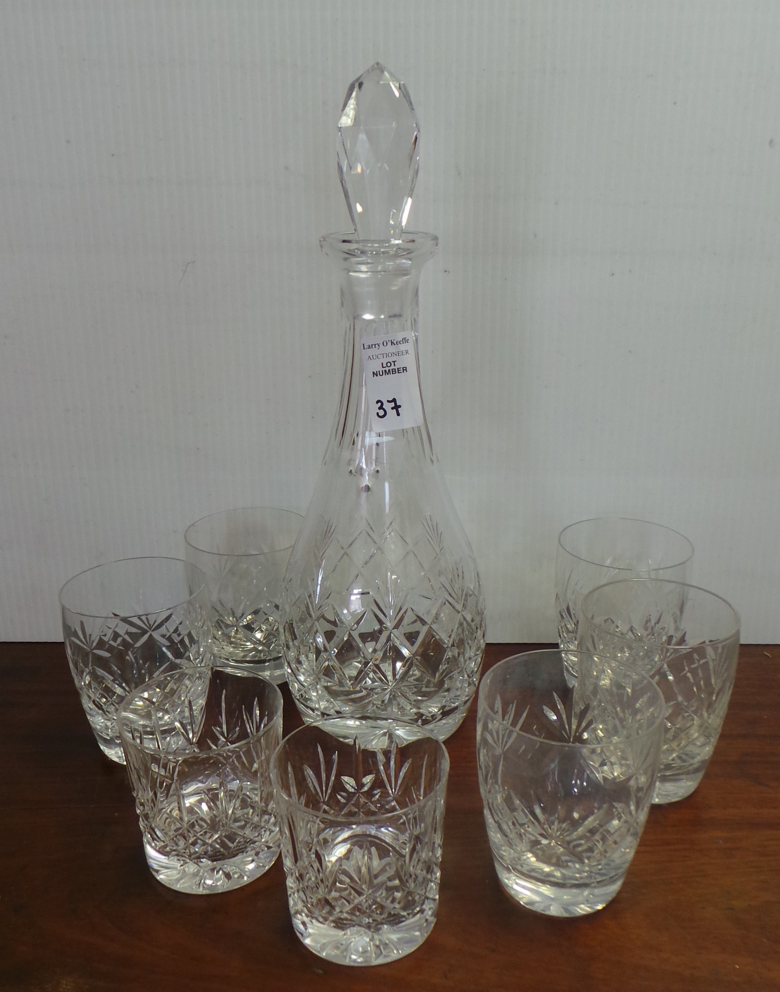 Cut glass decanter with 5x matching tumblers and 2x whiskey glasses