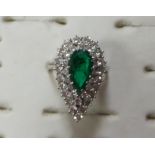 18ct diamond and emerald cluster ring (emerald 2 caret and diamond 2 carets)