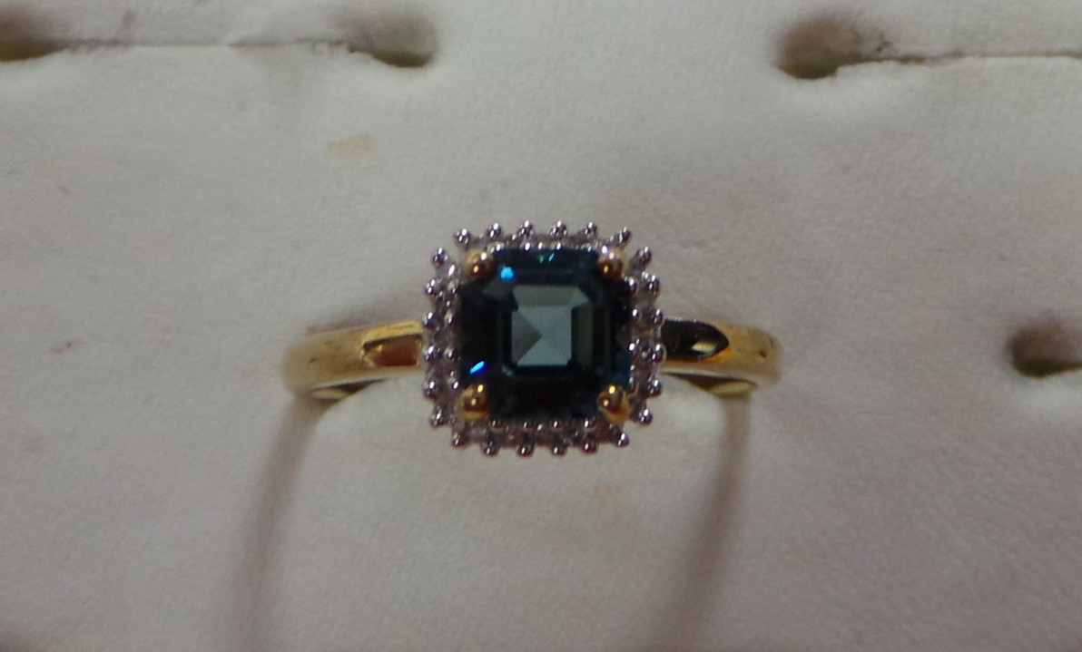 Gold diamond/topaz ring