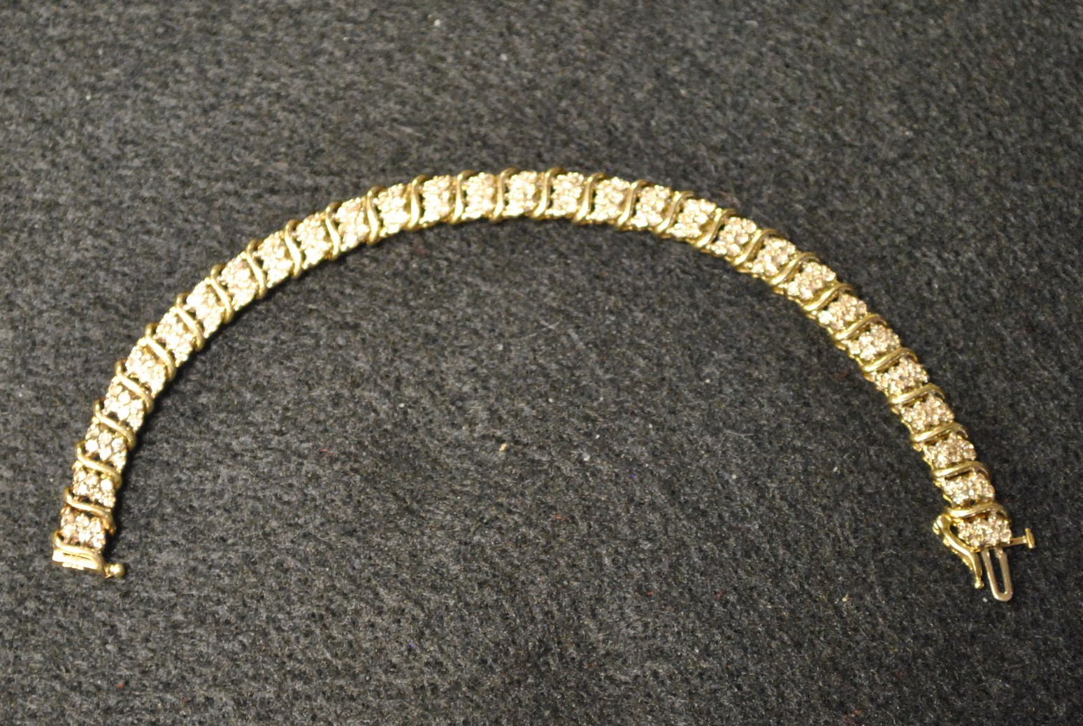 Gold cluster bracelet set (approx. 3 carets)