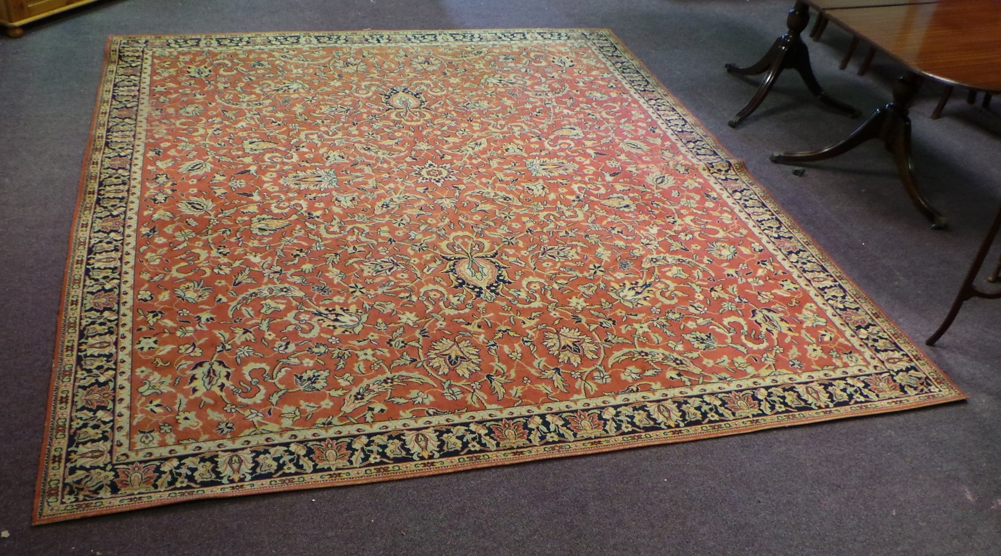 Large carpet square (9ft x 10ft9")