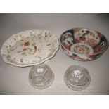 Davenport cake stand, an Imari bowl and two items of etched glass