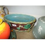 19th Century oval Majolica tureen base (a/f)