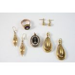 A QUANTITY OF JEWELLERY including a pair of cased gold drop earrings, an amethyst and gold ring, a