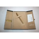 BOXED SHEAFFER FOUNTAIN PEN a gold plated pen with a 18k gold nib, in it's box and with a