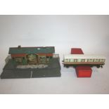 HORNBY 0 GAUGE 0 gauge Windsor Station and Platforms, first earliest type made 1928 with open