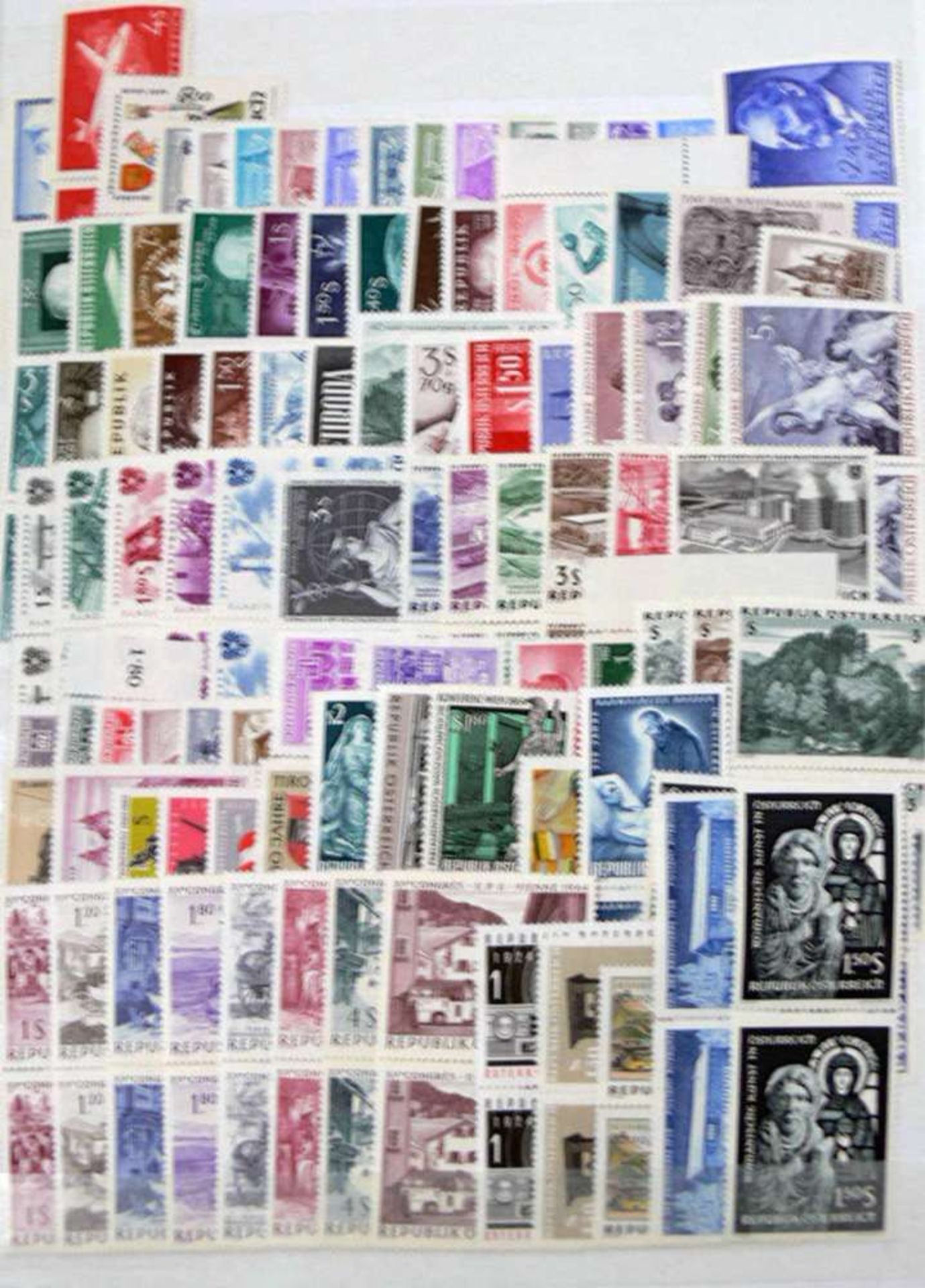 Reserve: 30 EUR        Österreich 1947/96, Dubletten auf Stecktafeln meist in Paaren dabei auch - Image 4 of 5