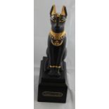 Guardian of the Nile, "Bastet", schwarze Porzellanfigur mit 24 ct Gold verziert, nach dem Entwurf