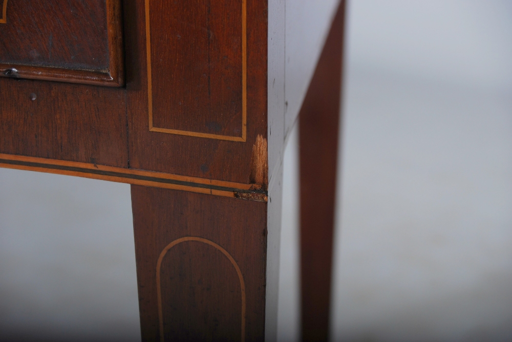 An Edwardian mahogany and boxwood lined serpentine sideboard, the upright stage back with two - Image 4 of 5