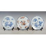 A pair of Chinese porcelain blue and white octagonal shaped plates and a Chinese porcelain Imari