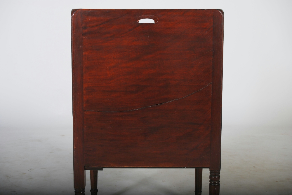 A 19th century mahogany and boxwood lined tray top commode, the pierced three quarter gallery - Image 4 of 4