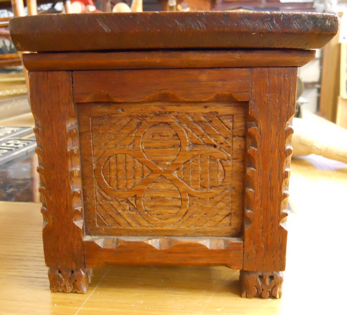 Carved oak Arts & Crafts lidded box - Good condition with a little ware consumate with age. A few - Image 3 of 7