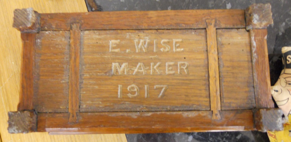 Carved oak Arts & Crafts lidded box - Good condition with a little ware consumate with age. A few - Image 2 of 7